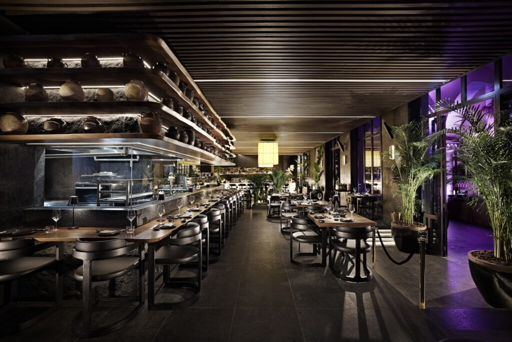 Tang, Dubai Downtown